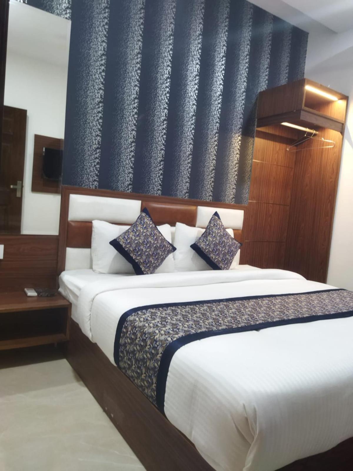 Hotel California Heights Amritsar Exterior foto